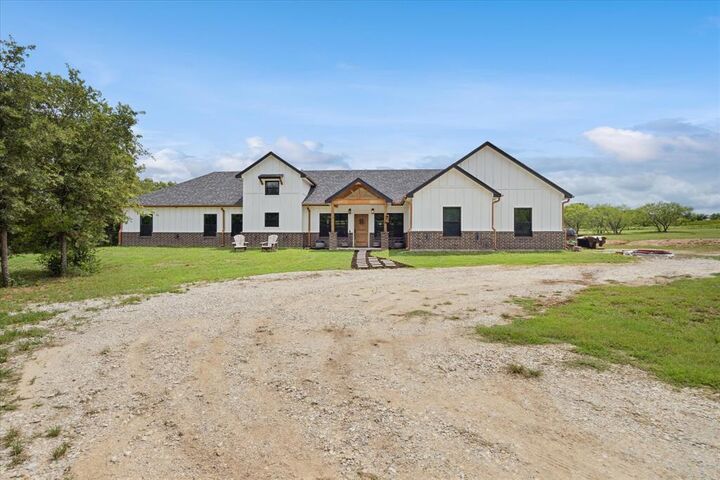 403 Polk Road  Bowie TX 76230 photo