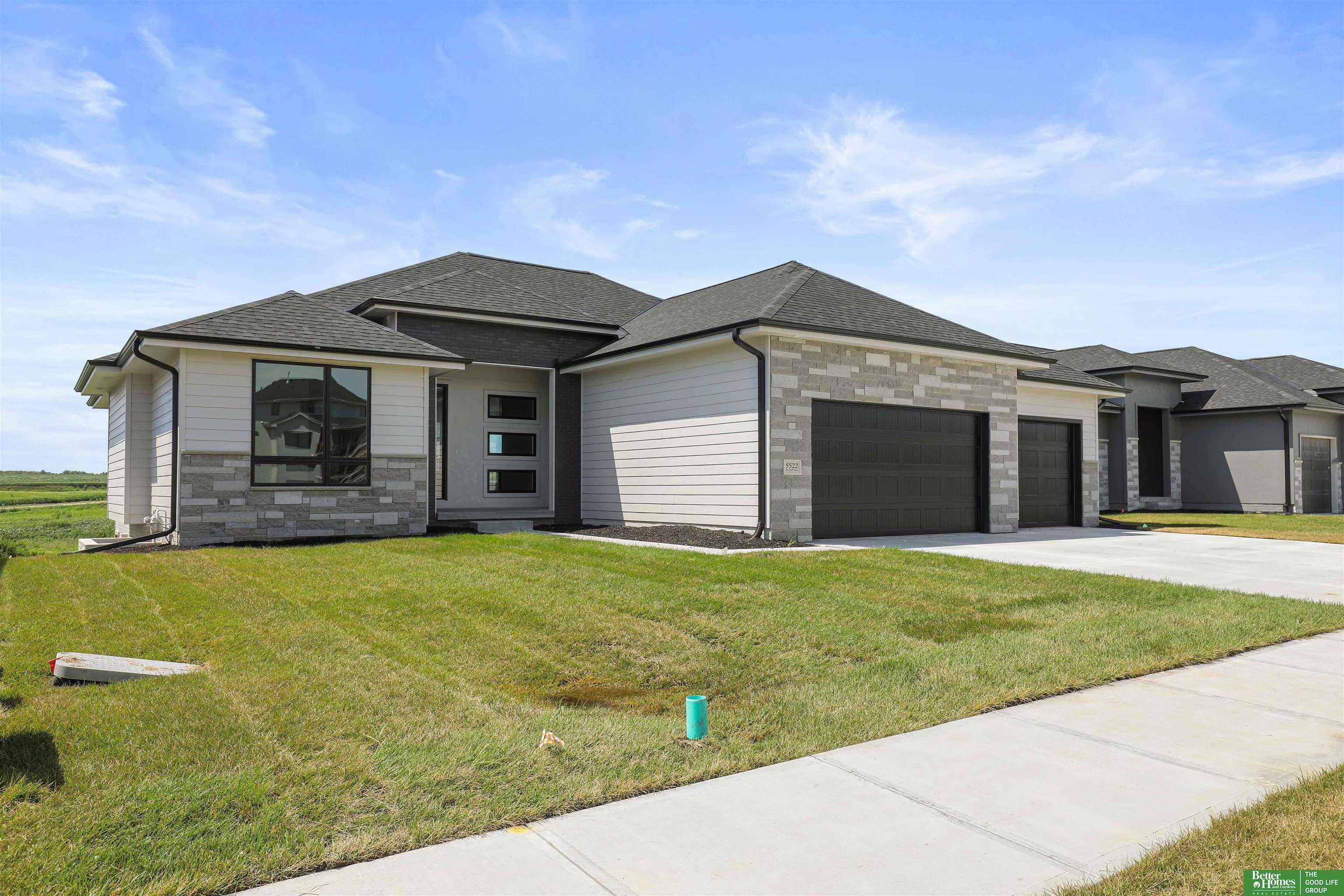 Property Photo: 5522 N 213 Avenue NE 68022
