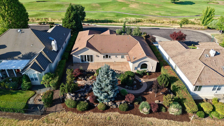 Property Photo:  143 Pine Lake Drive  OR 97524 