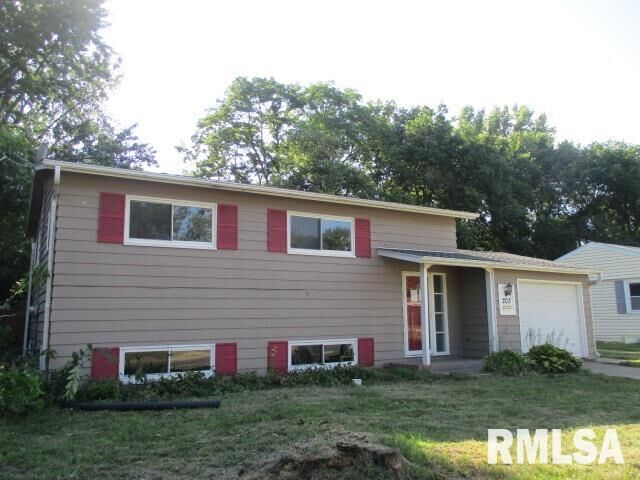 203 Arrow Street  Pekin IL 61554 photo
