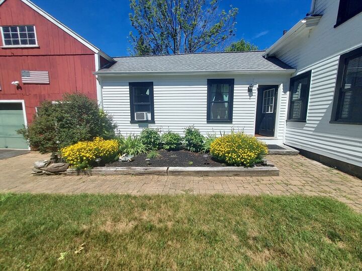 Property Photo: 146 South St MA 01005