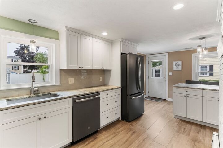 Property Photo:  2 Robinson Road  MA 01801 
