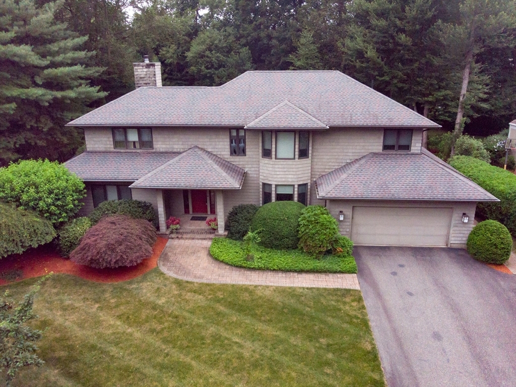70 Tennyson Dr  Longmeadow MA 01106 photo