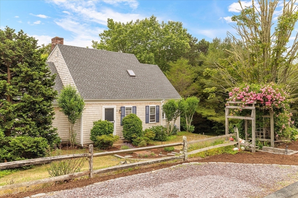 Property Photo:  32 Purmackene Ln  MA 02646 