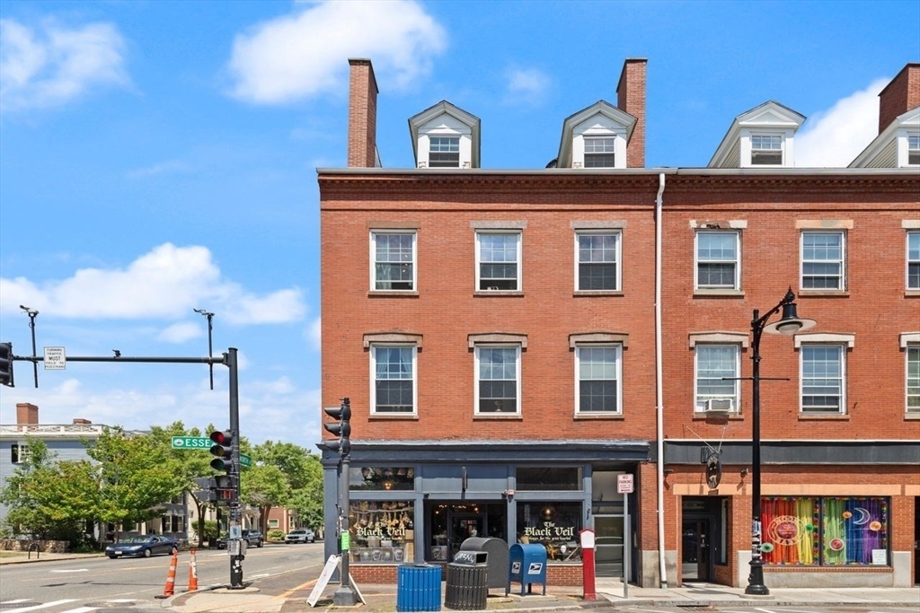 Property Photo:  304 Essex St 1  MA 01970 