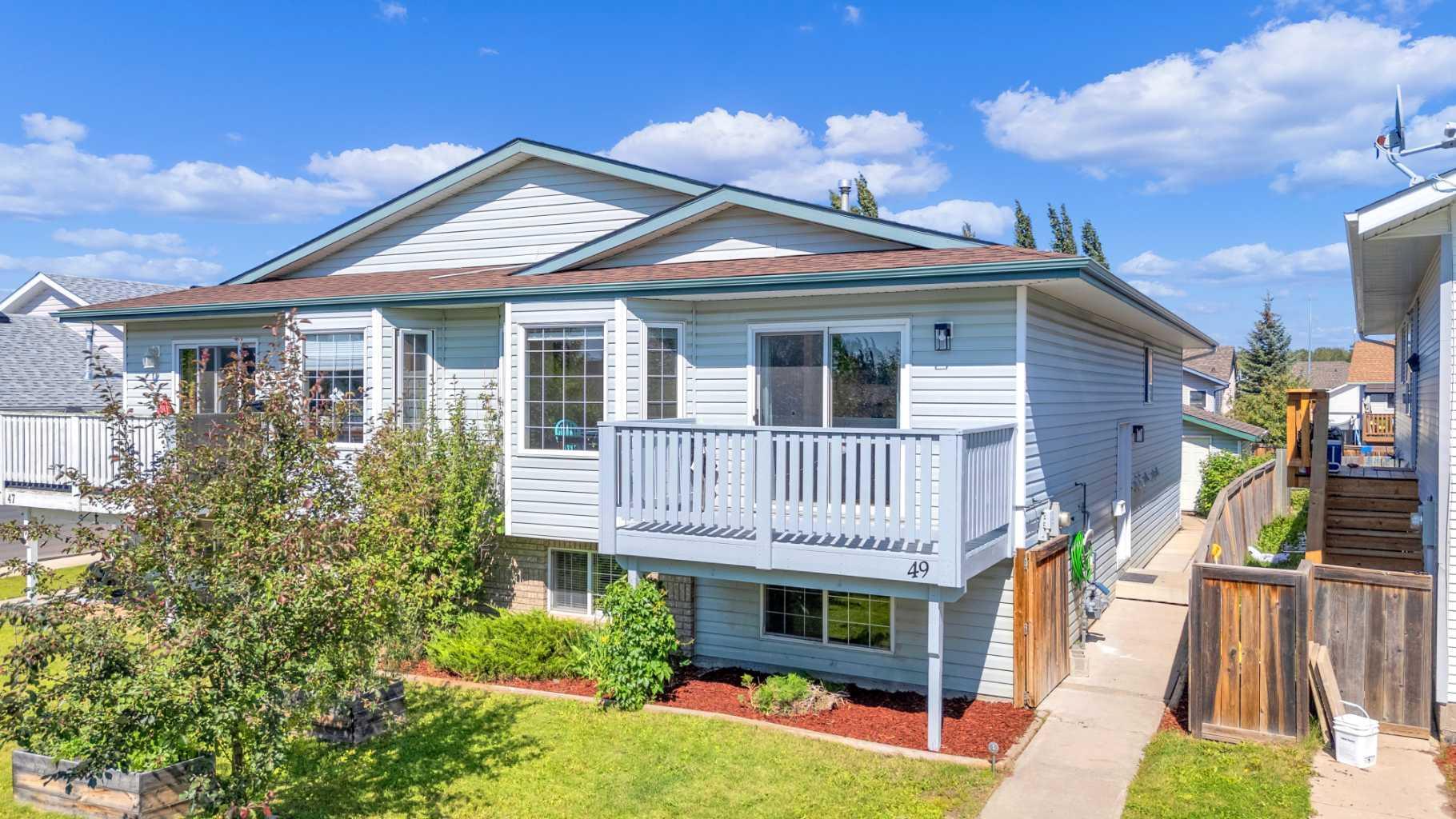 Property Photo: 49 Old Boomer Road AB T4S 1Z1