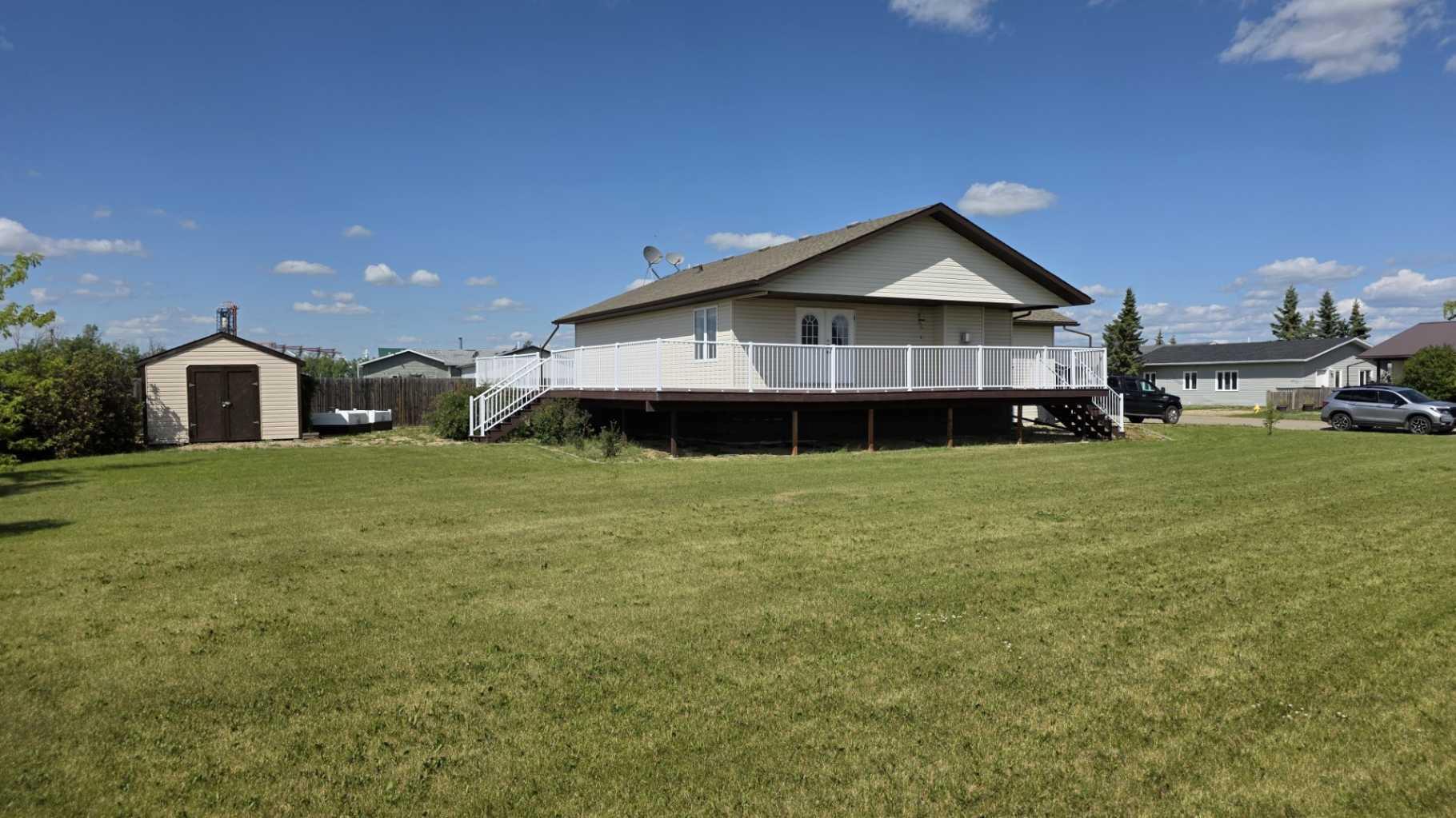Property Photo: 9712 103 Street AB T0H 3R0