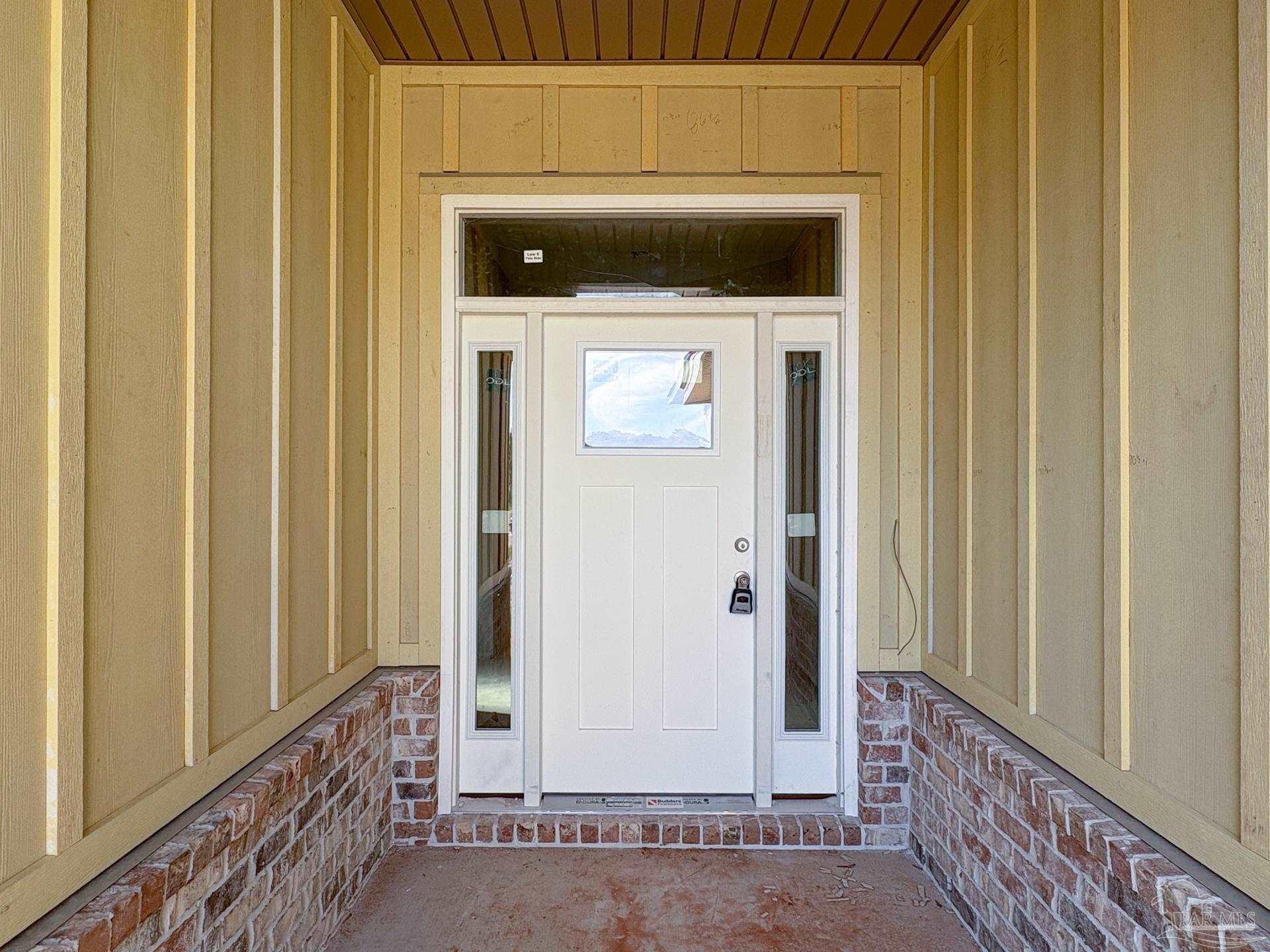 Property Photo: 5538 Chenier Dr FL 32563