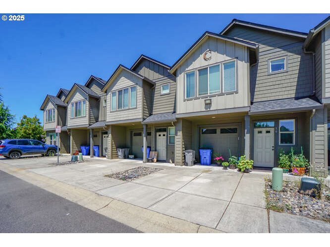 Property Photo:  5809 NE 71st Ave  WA 98661 