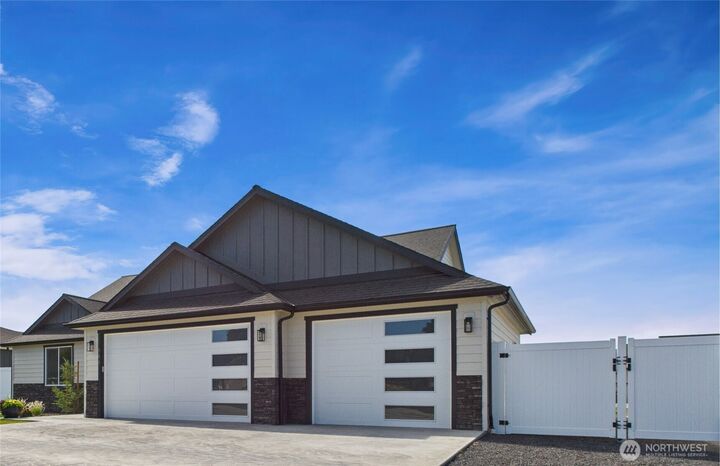 Property Photo:  884 NE Tyler Place  WA 98802 