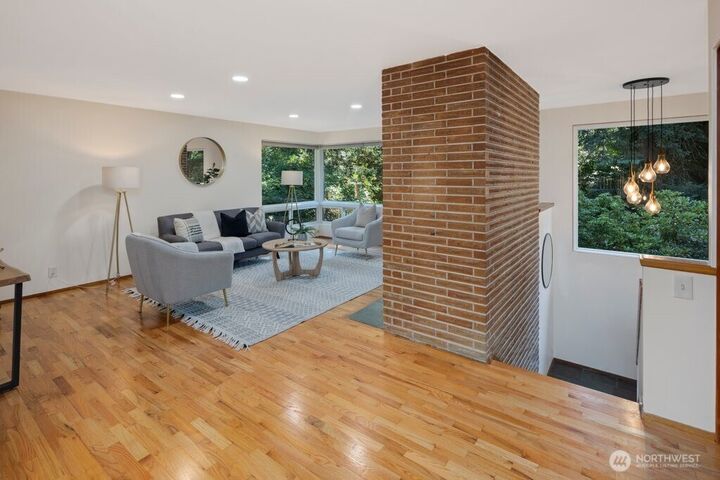 Property Photo:  11811  33rd Avenue NE  WA 98125 