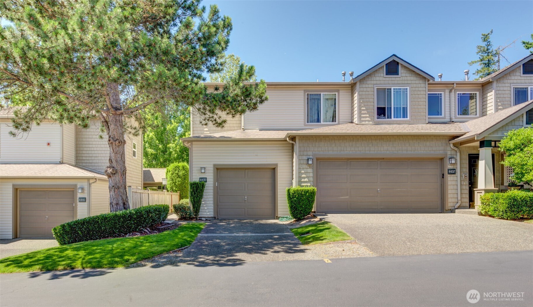 Property Photo: 4439 248th SE 4439 WA 98029