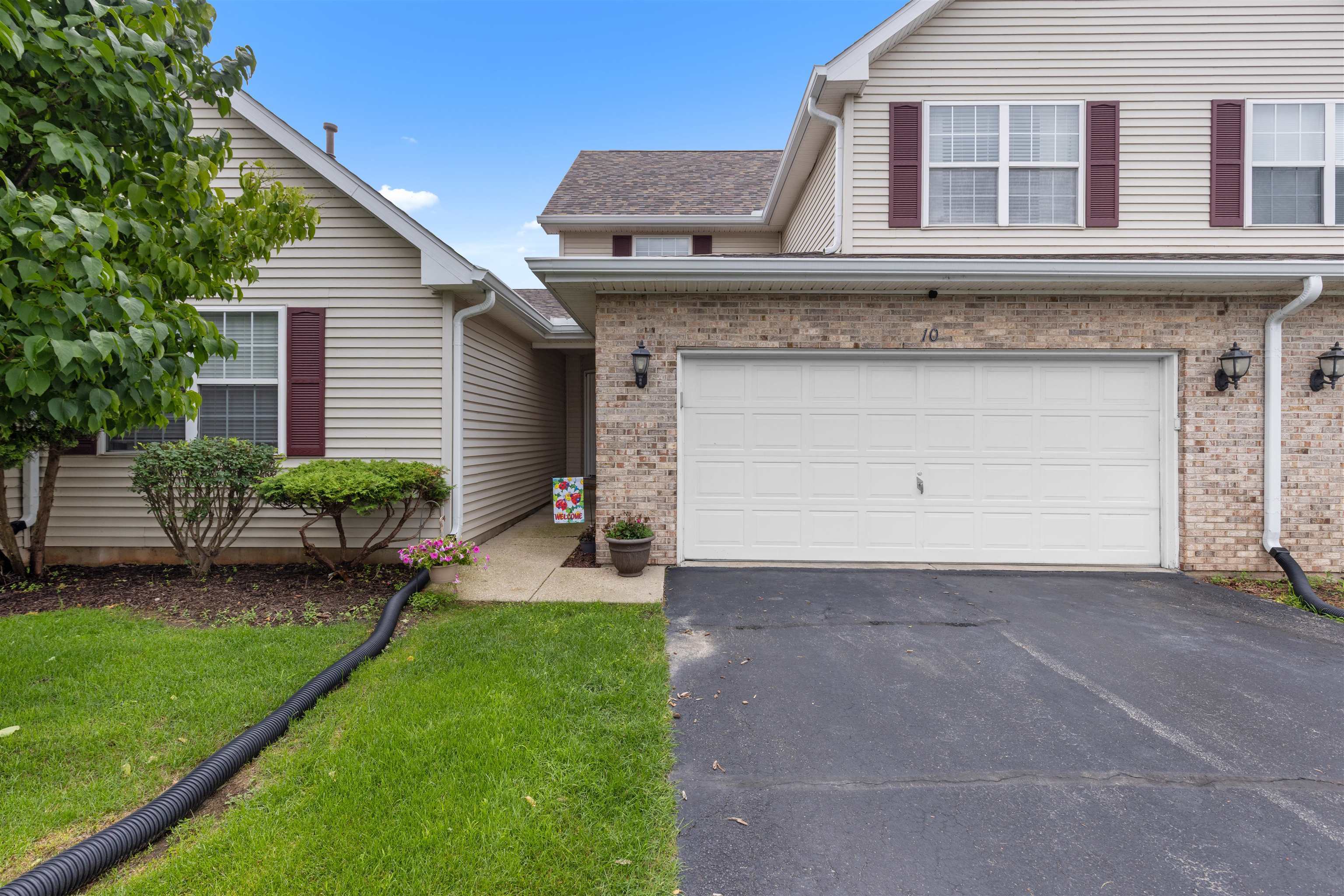 Property Photo: 12050 Baneberry Unit 10 Drive IL 61073