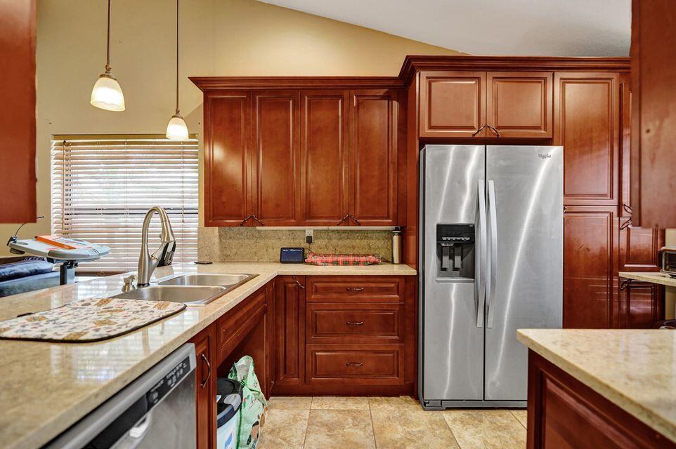 Property Photo: 88 Via De Casas N FL 33426
