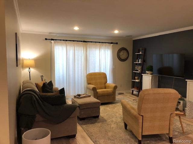 Property Photo: 725 Randolph Street 218 MI 48167