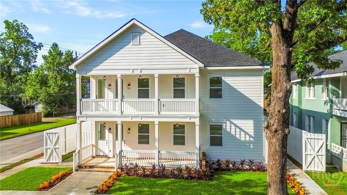 Property Photo: 773 E Duffy Street GA 31401