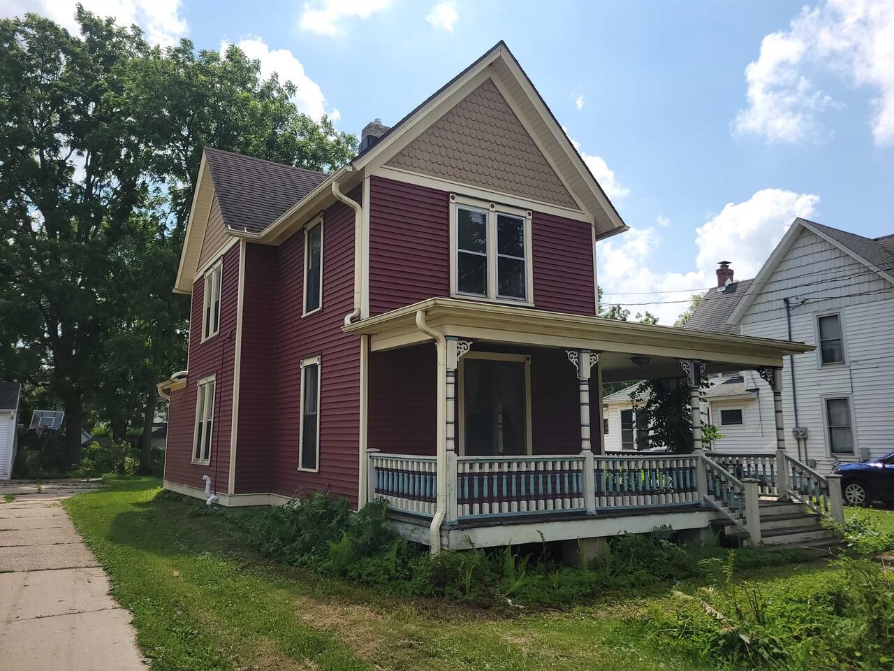 Property Photo:  610 Milton Avenue  WI 53545 