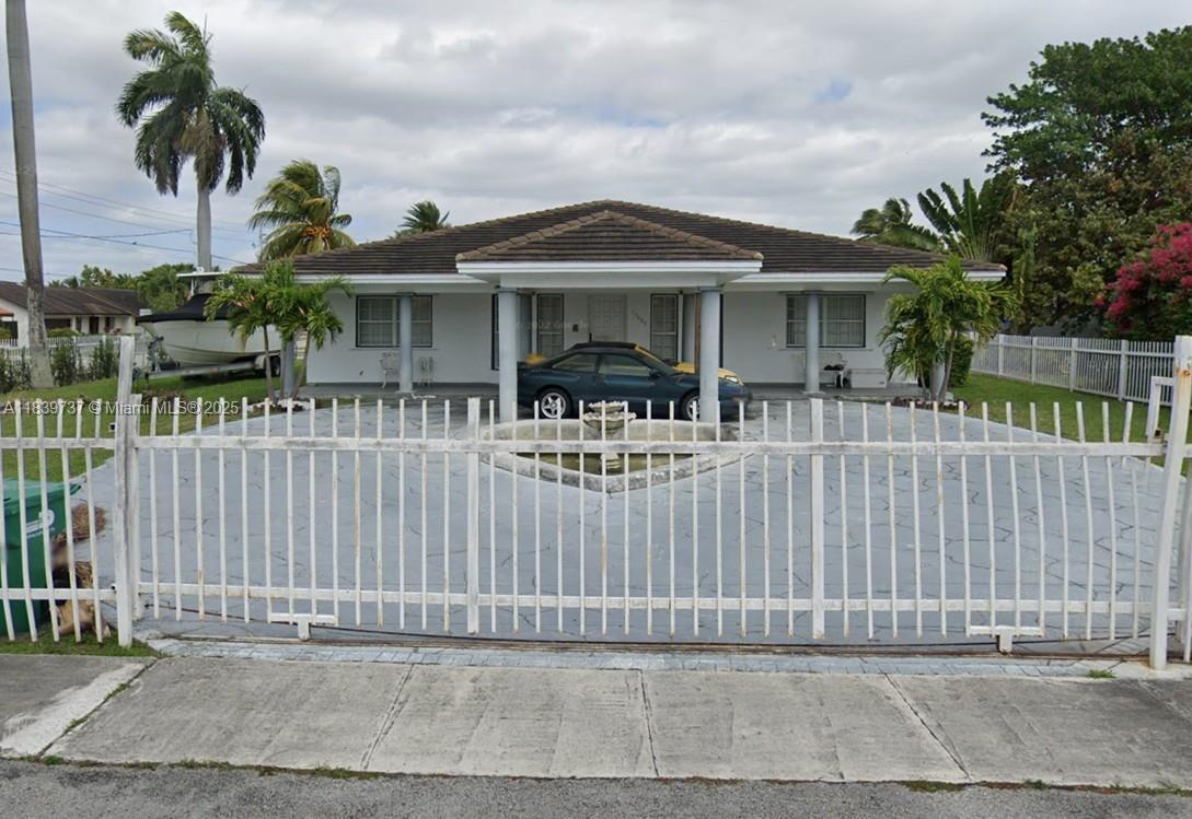 Property Photo: 13895 SW 22nd St FL 33175