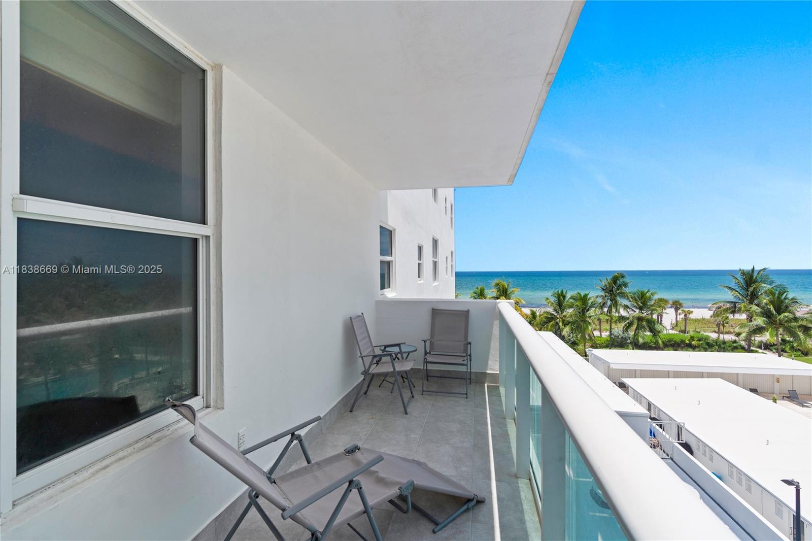 Property Photo:  5001 Collins Ave 4G  FL 33140 