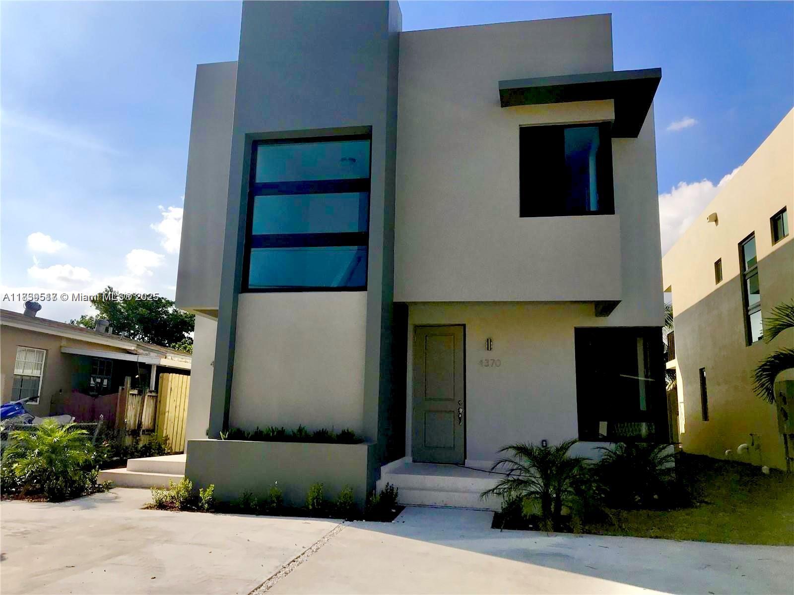 Property Photo: 4370 E 10th Ave 4370 FL 33013