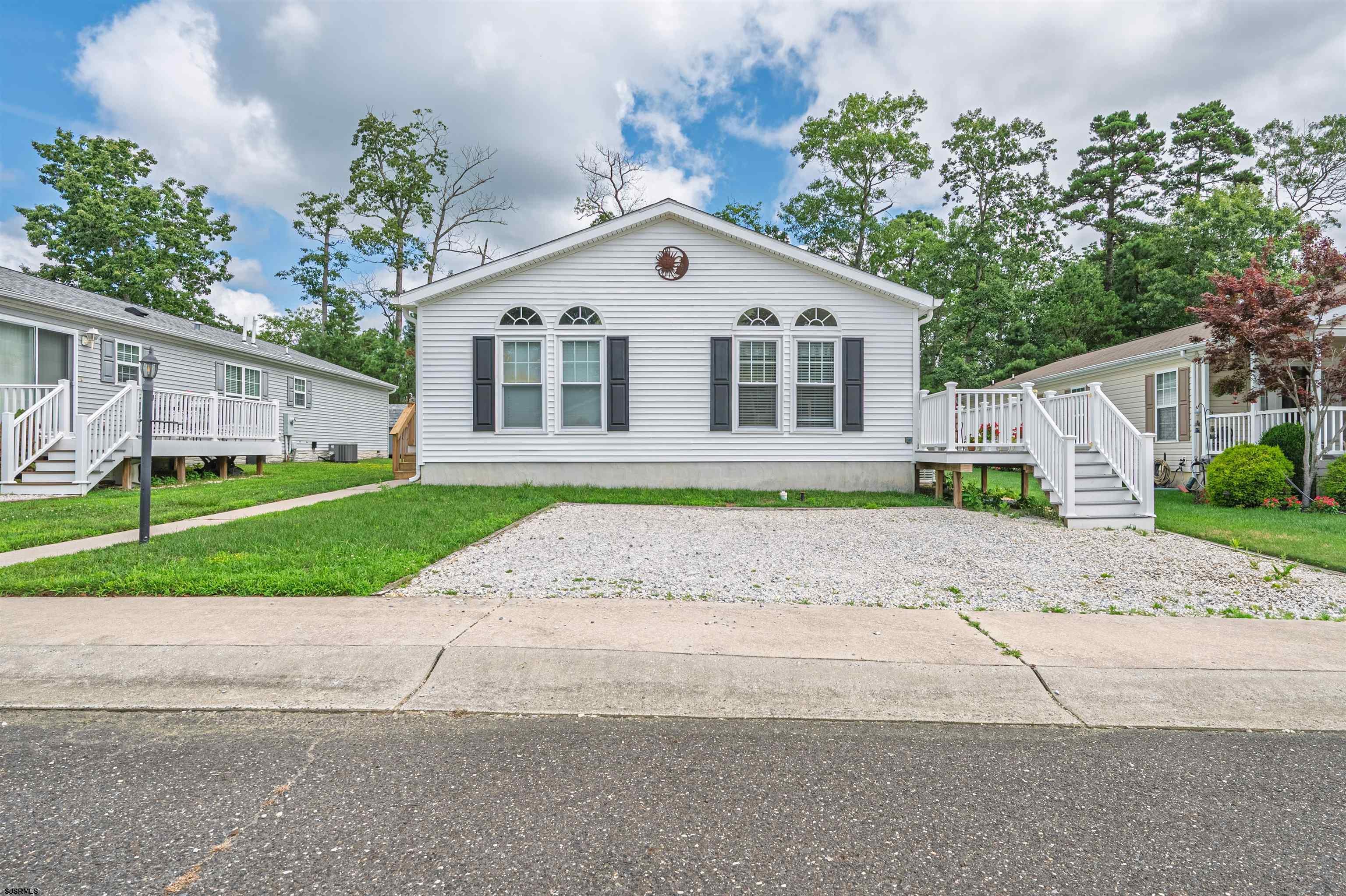 Property Photo: 4 Pinetree Dr NJ 08330