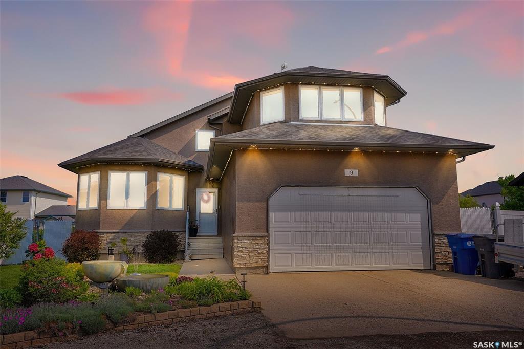 9 Brayden Bay  Grand Coulee SK S4M 0A3 photo