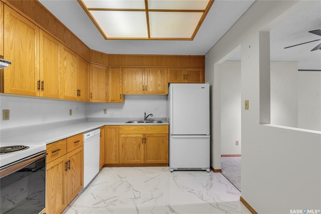 Property Photo: 921 Main Street E 306 SK S7H 0K4