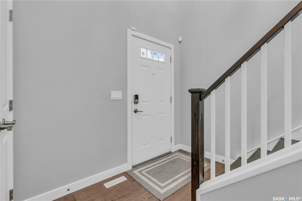 Property Photo:  447 Veltkamp Crescent  SK S7T 0E5 