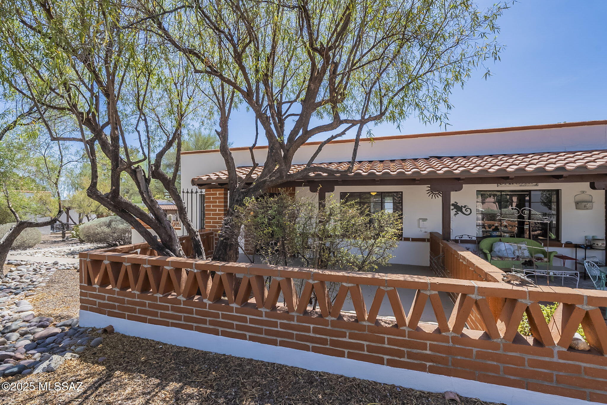 Property Photo: 221 S Paseo Tierra Apt A AZ 85614