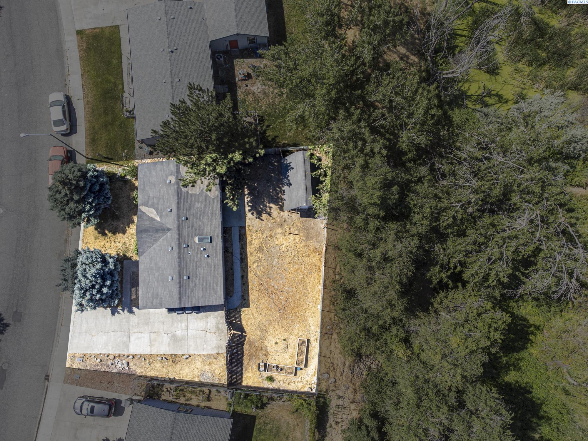 Property Photo: 2312 S Dennis St WA 99337