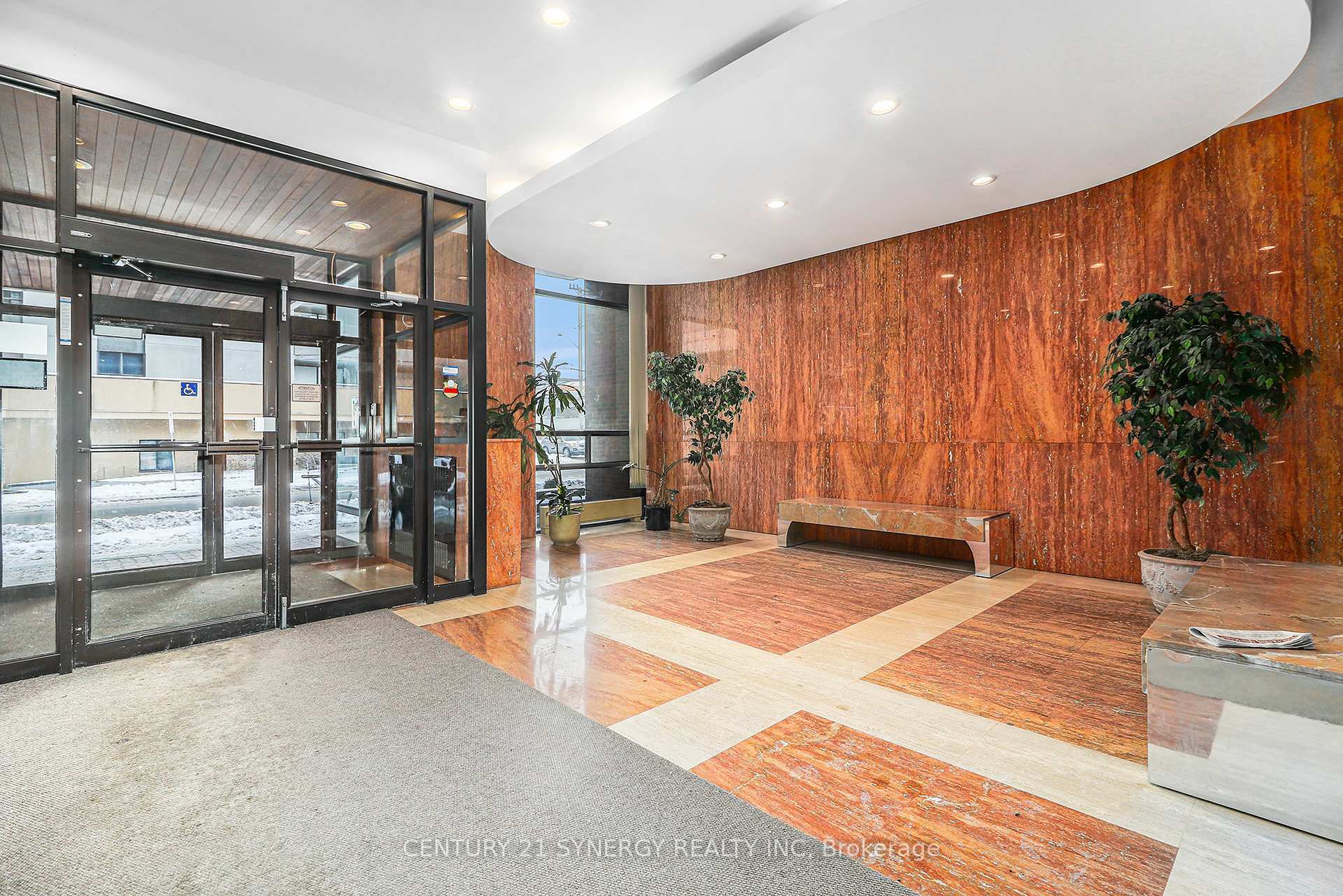 Property Photo: 475 Laurier Avenue W 405 ON K1R 7X1