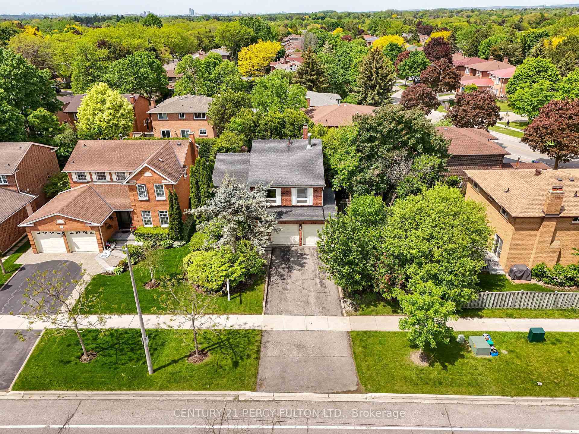 Property Photo: 122 Wootten Way N ON L3P 4C6