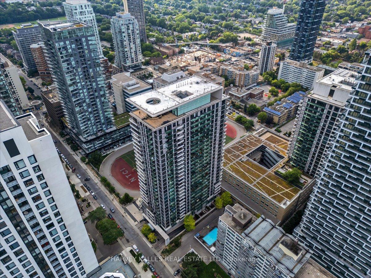 70 Roehampton Avenue Ph15  Toronto ON M4P 1R2 photo