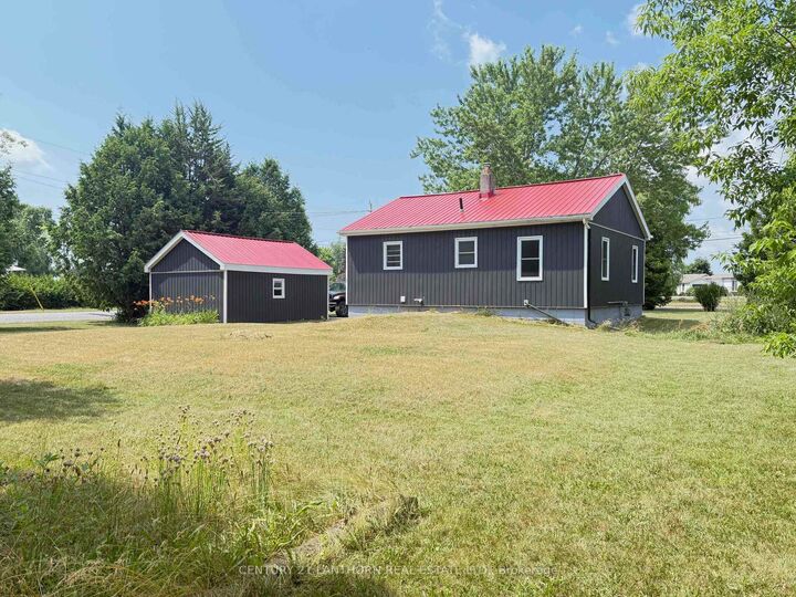 Photo de la propriété: 100 Whites Road N ON K8V 5P5