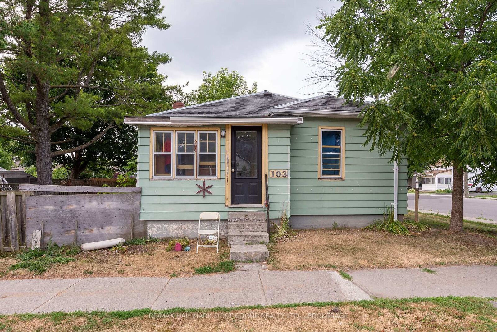 Property Photo: 103 Centre Street ON K0K 1X0