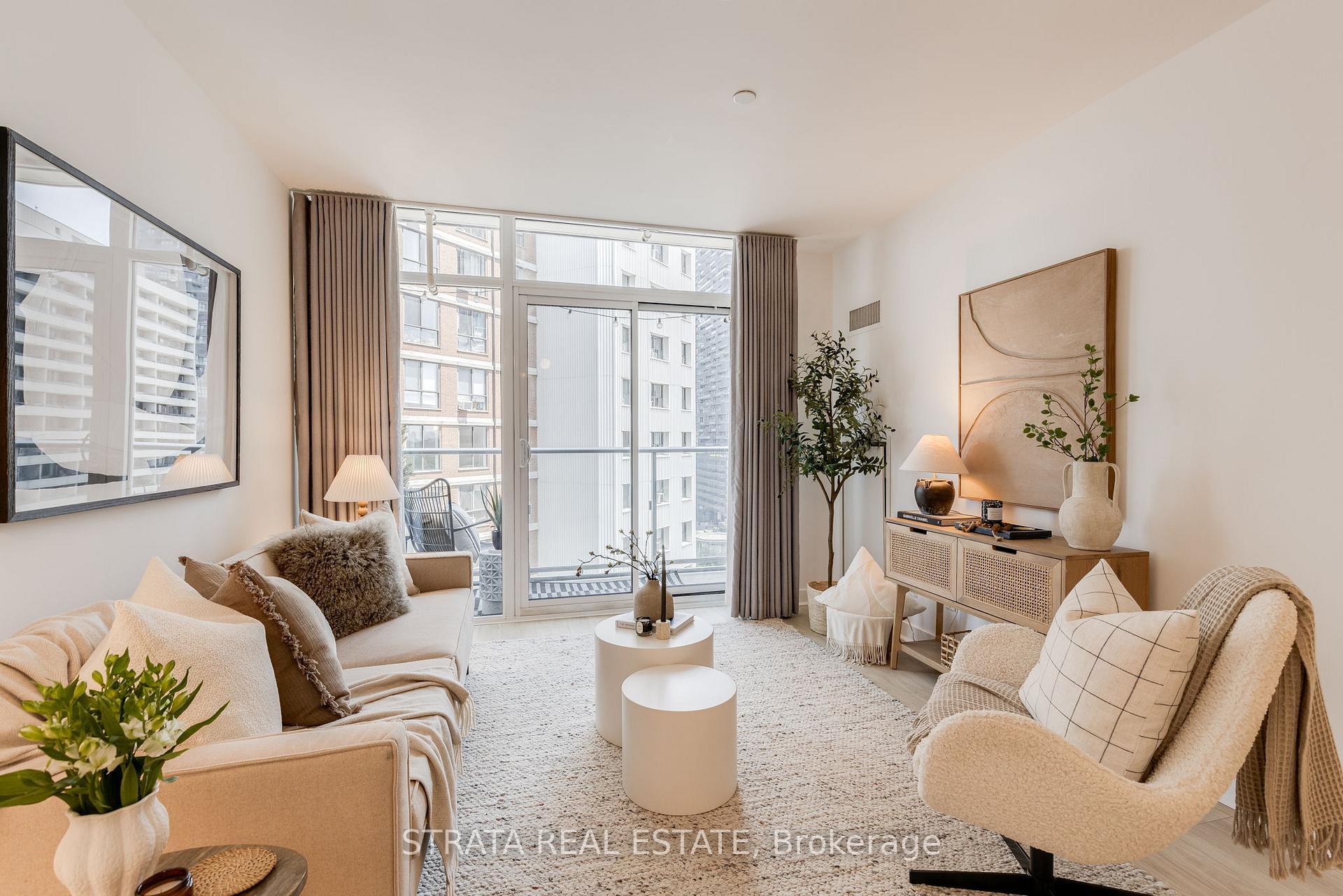 Property Photo: 58 Orchard View Boulevard 1006 ON M4R 0A2