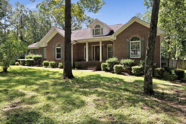 Property Photo:  3503 Fairoaks Dr  AL 35504 