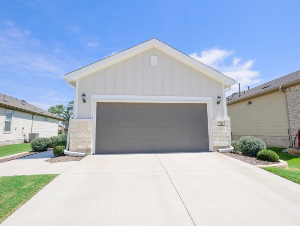 Property Photo: 102 Bristol Cove TX 78633