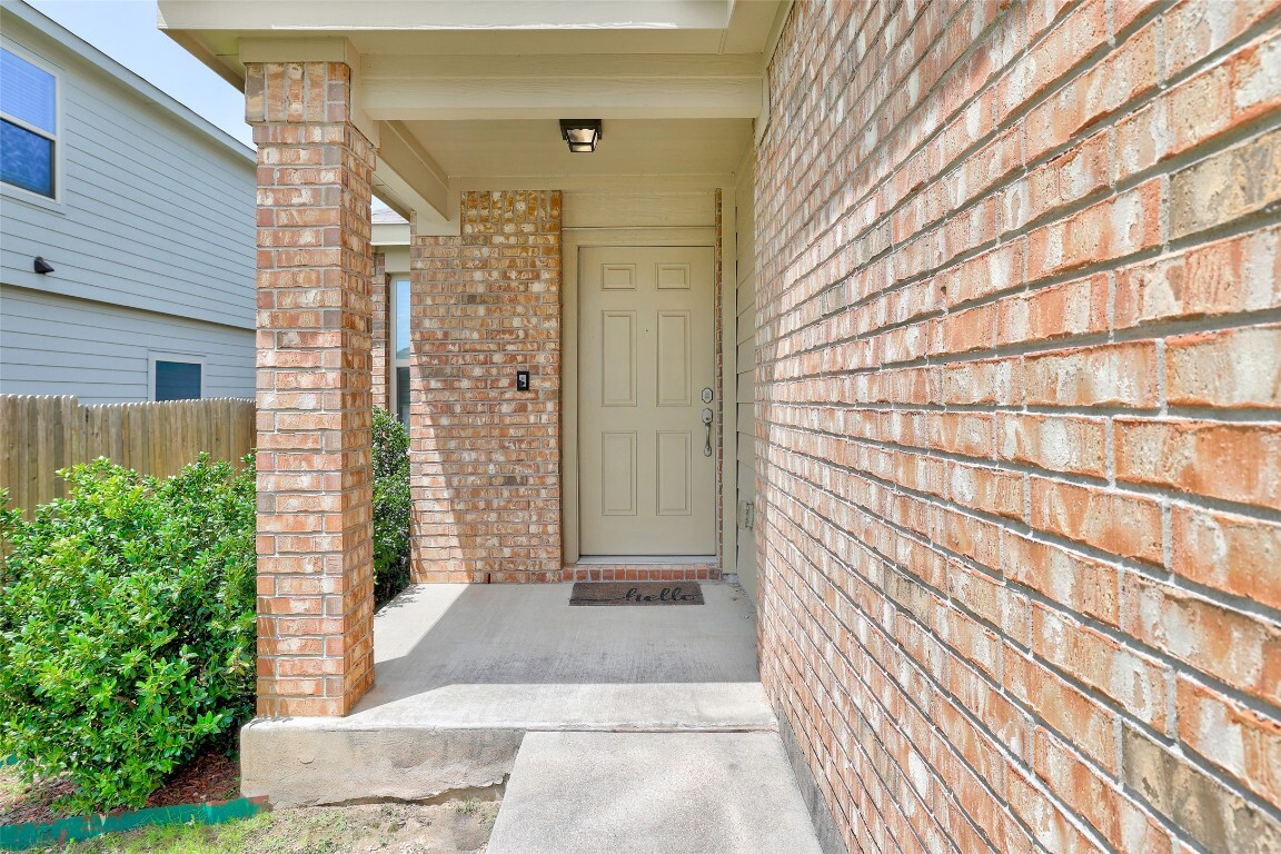 Property Photo: 516 Circle Way TX 76537
