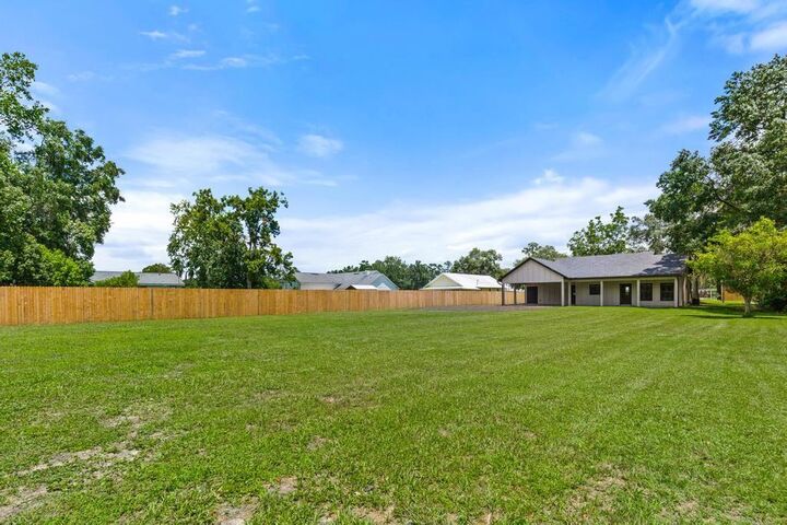 Property Photo: 37280 New Oak Street FL 32046