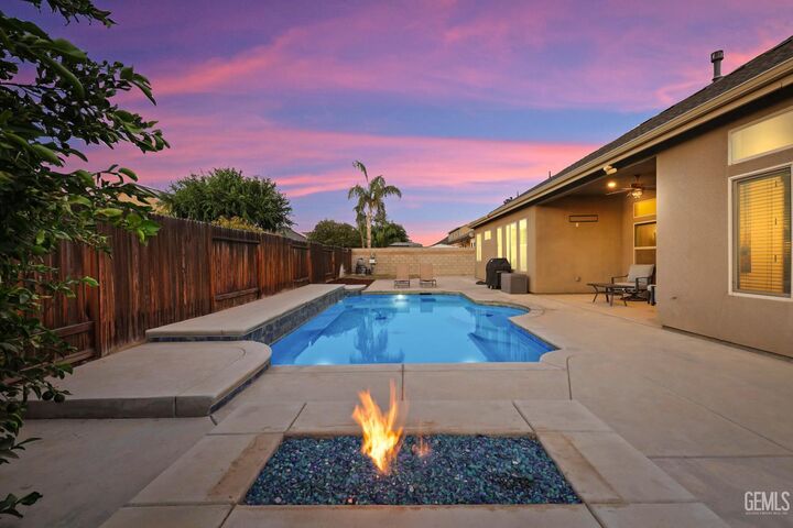 Property Photo: 9318 Rancho Viejo Drive CA 93314