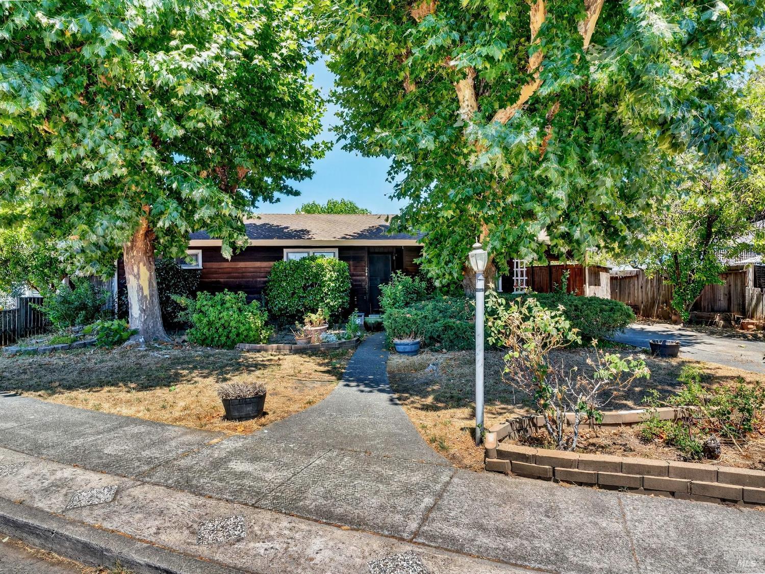 206 Champlain Avenue  Cloverdale CA 95425 photo
