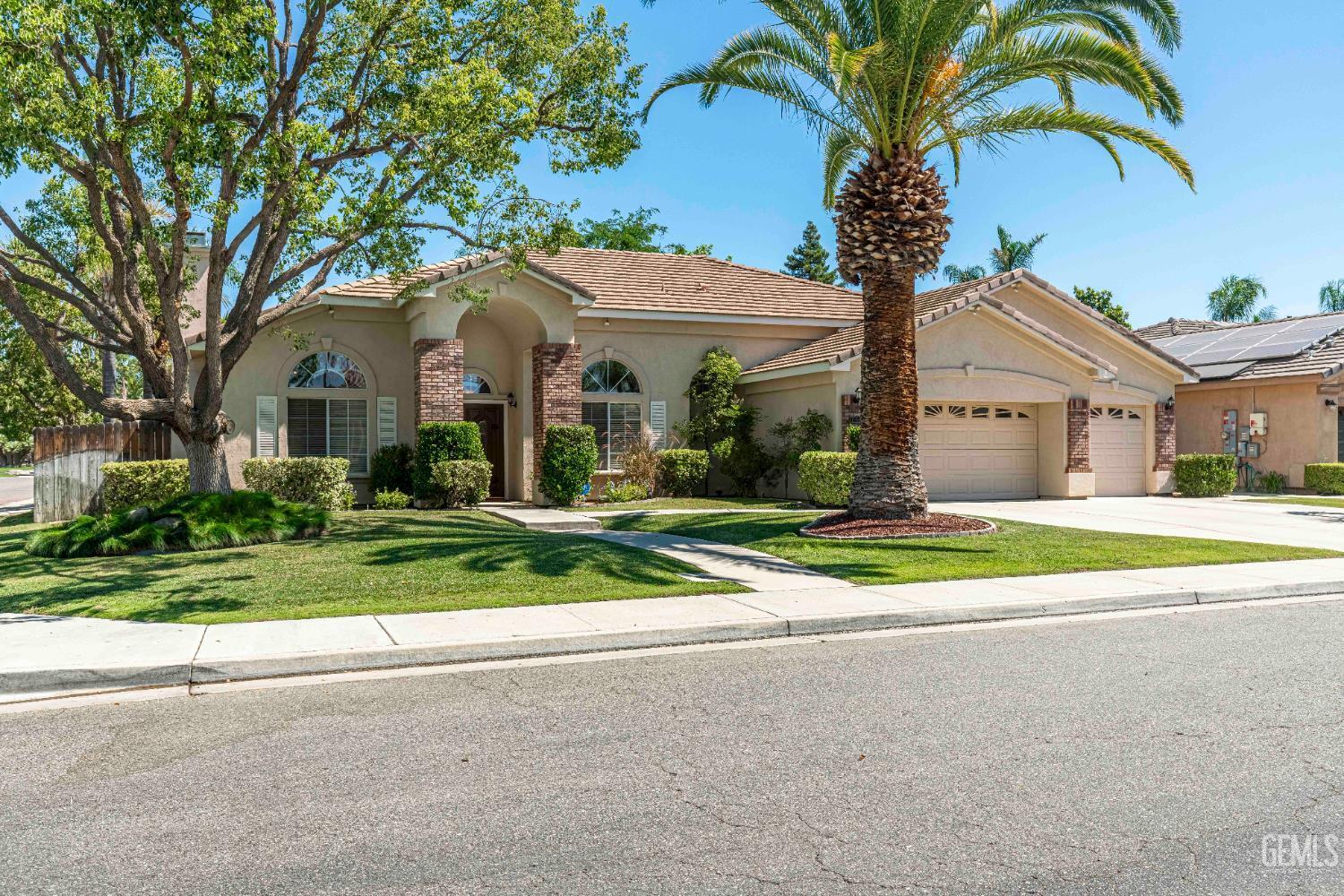 Property Photo: 10726 Beaver Creek Drive CA 93312