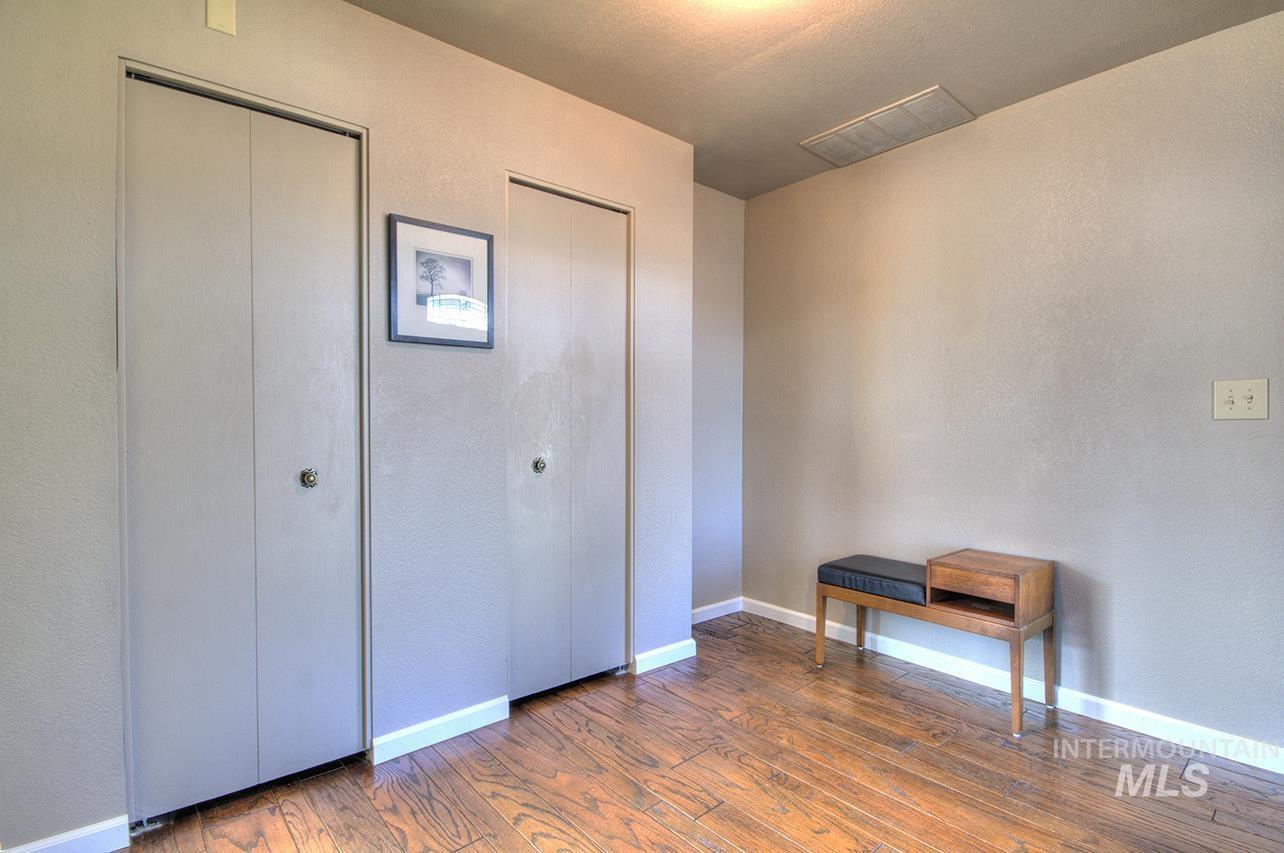 Property Photo: 585 S Park Boulevard OR 97914