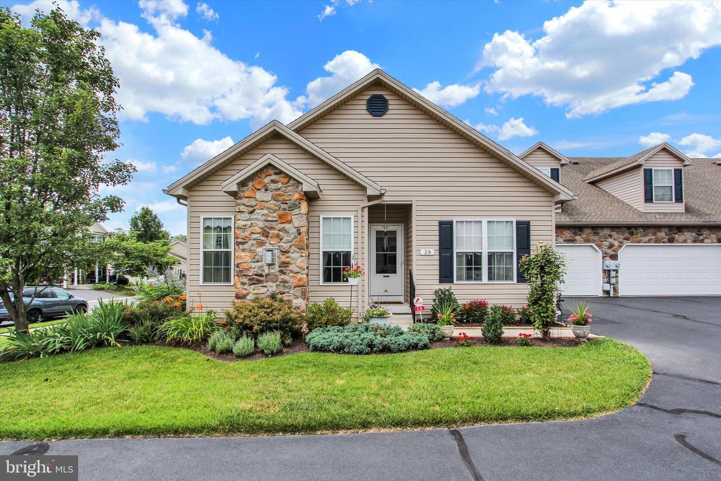 29 Ivy Lane  Gettysburg PA 17325 photo