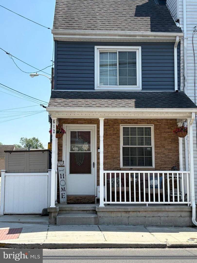 Property Photo:  612 Pond Street  PA 19007 