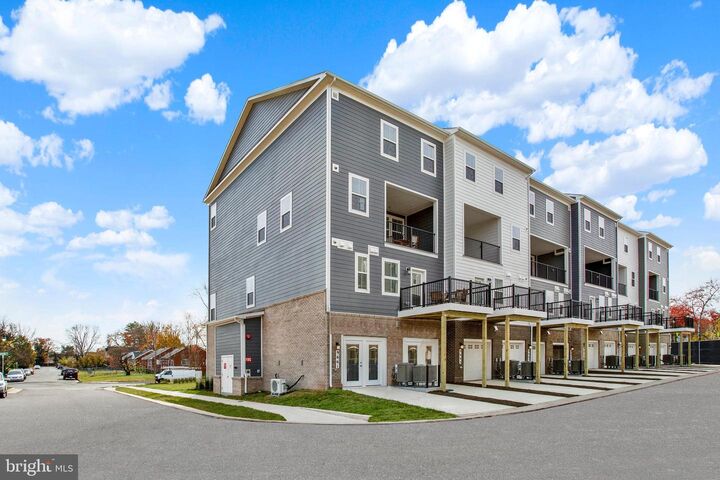 Property Photo:  9683 Swallowtail Lane  VA 20110 