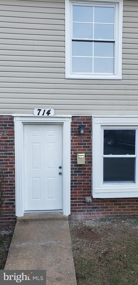 Property Photo: 714 Denton Circle VA 22401