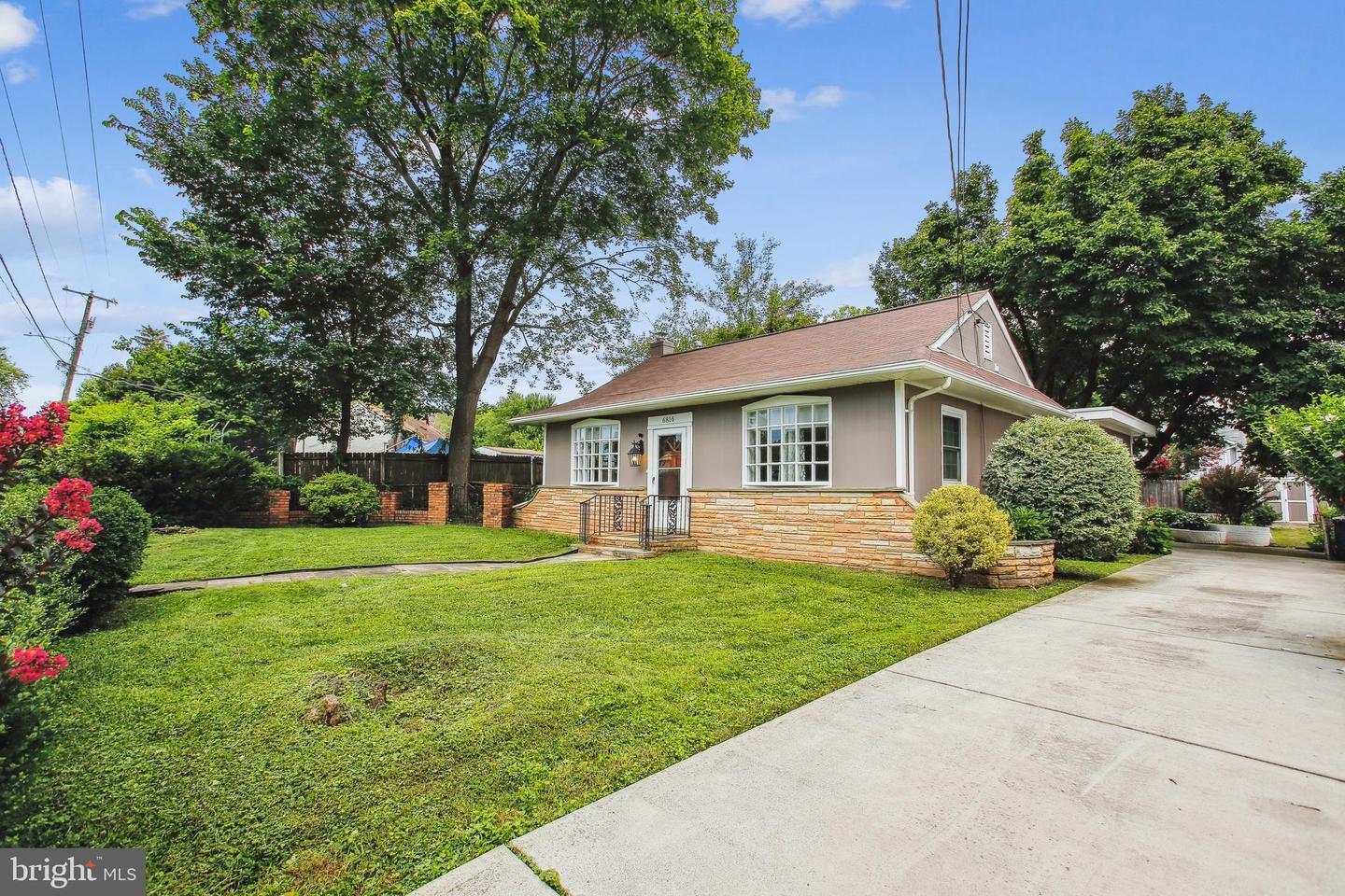 Property Photo: 6816 Arlington Boulevard VA 22042