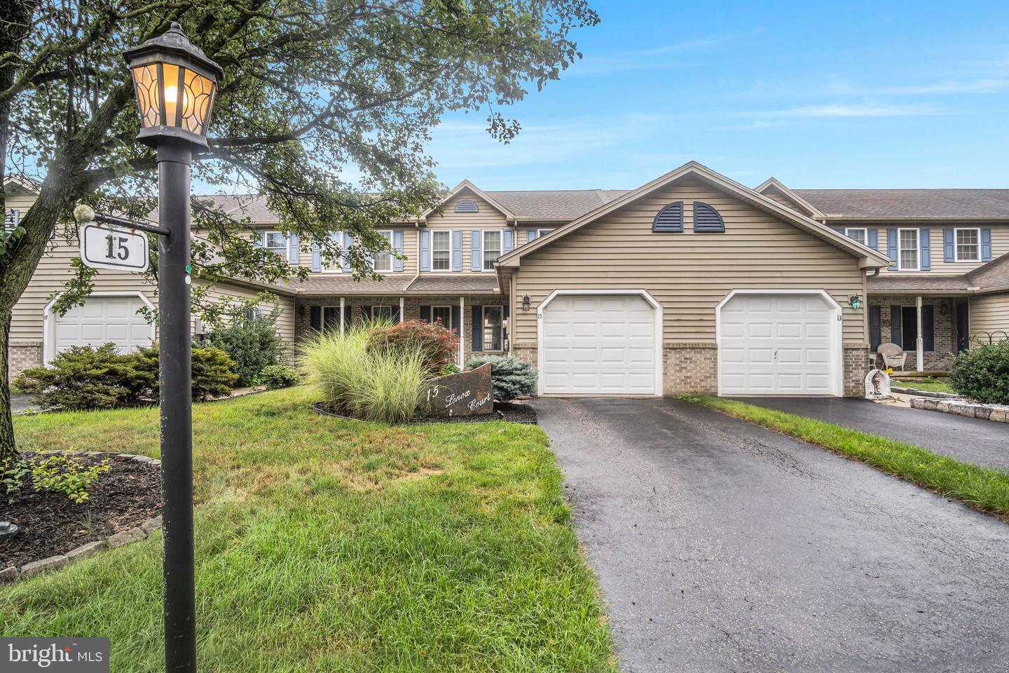 15 Lenox Court  Mechanicsburg PA 17050 photo